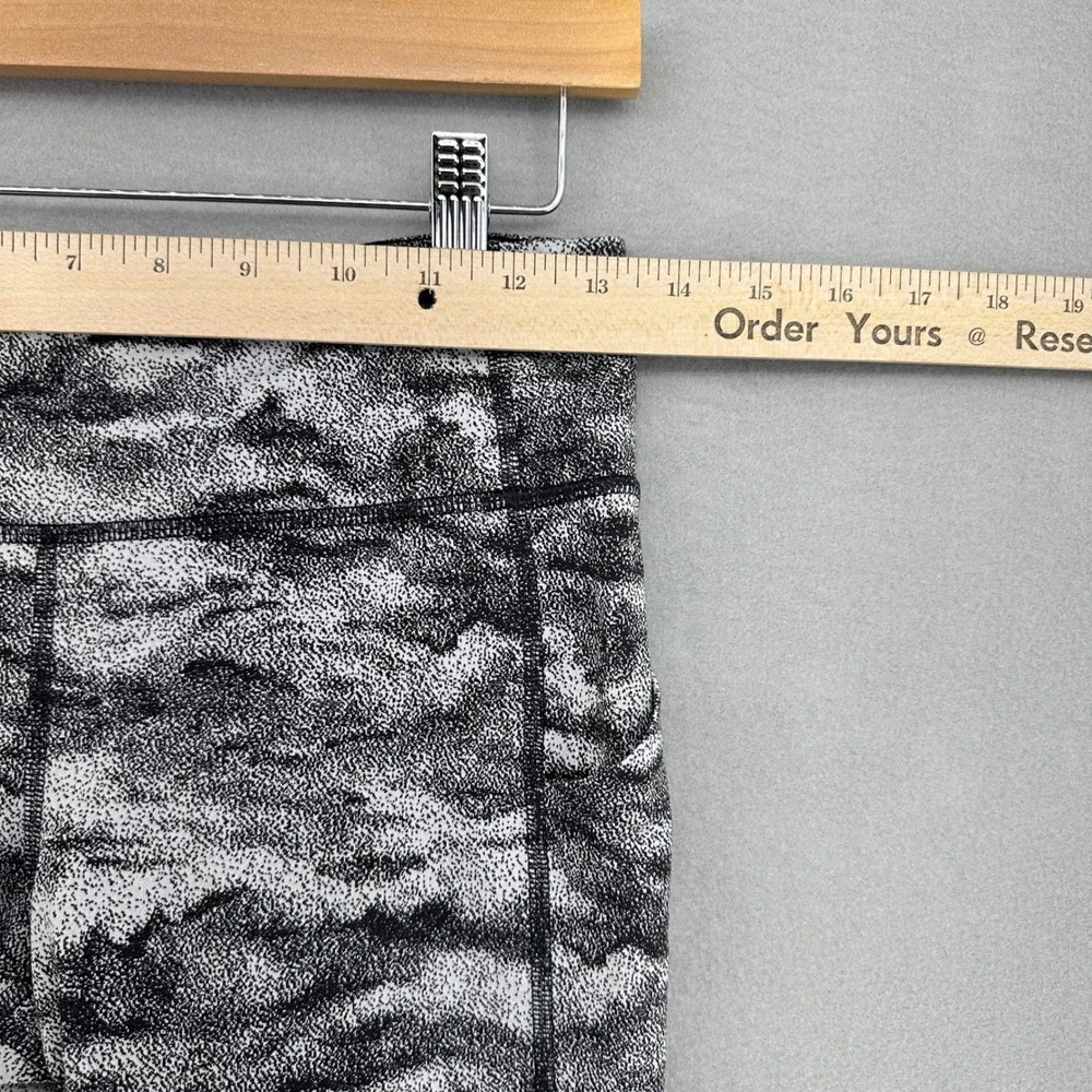 Lululemon Speed Up Crop 21 Black White Static Wave Print Leggings Womens Size 6